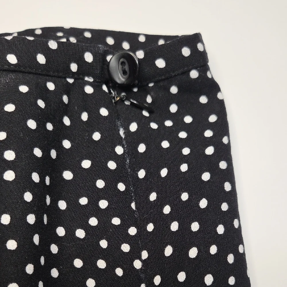 Elegant Black and White‎ Dotted A-Line Skirt